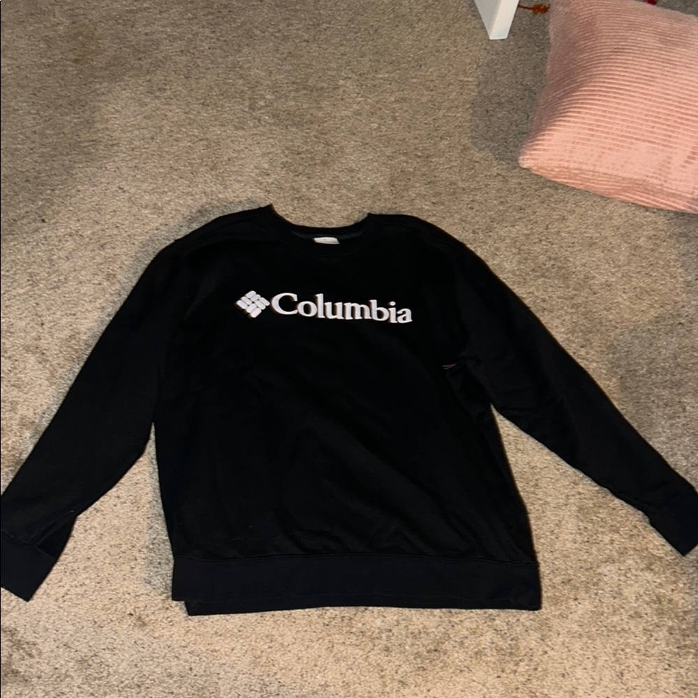 Columbia black crewneck sweatshirt